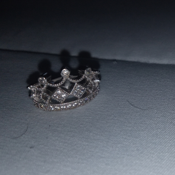 Have current Diamond Crown ring for kids or women with little fingers